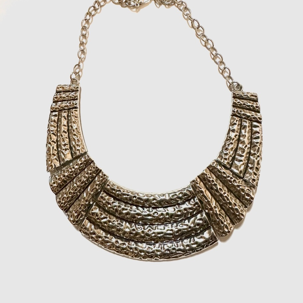 Chic Silver Hammered Necklace - image 3